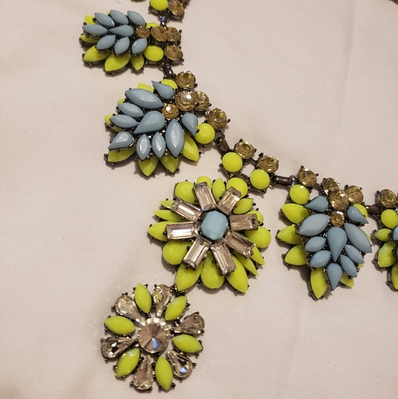Statement Necklace - Picture 2 of 4